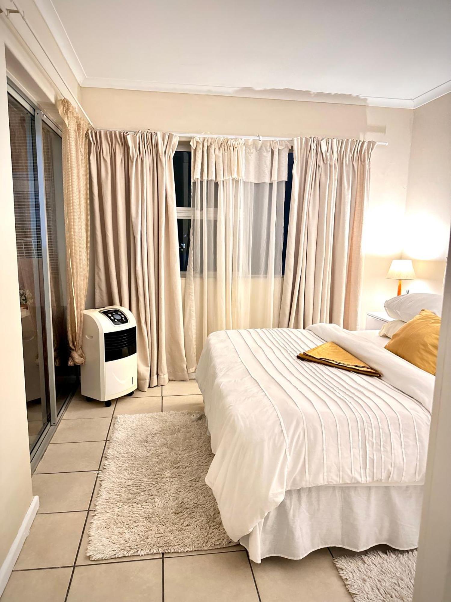 Caline Vip Apartments, Beach Close Bloubergstrand Ngoại thất bức ảnh