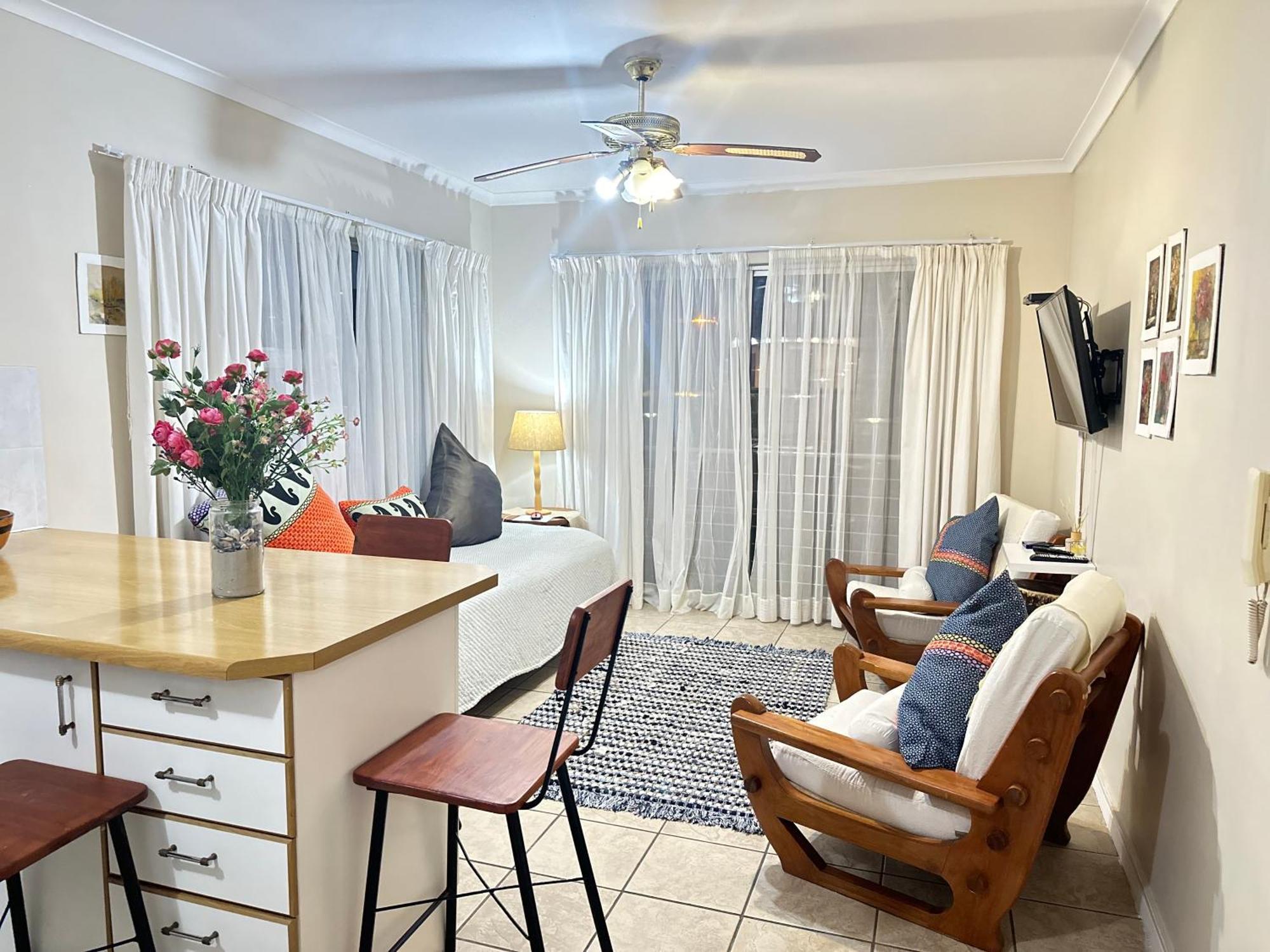 Caline Vip Apartments, Beach Close Bloubergstrand Phòng bức ảnh